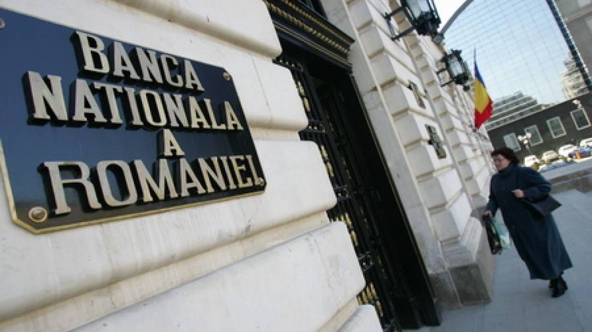 BNR recunoaşte în ceasul al 12-lea că băncile i-au "jecmănit" pe români