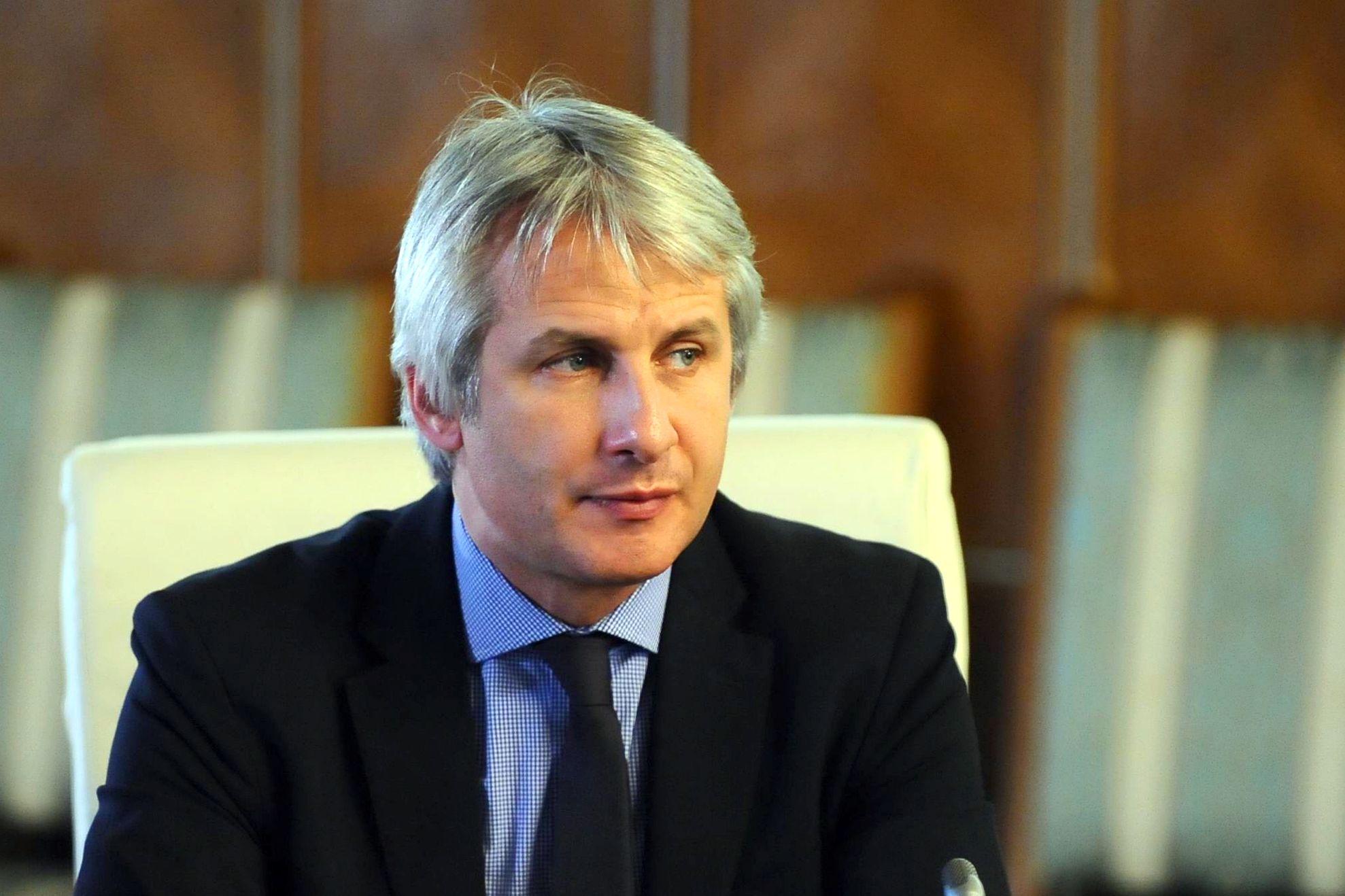 Ministrul de Finanțe spune că 20% dintre funcționari sunt în plus și ar putea să plece