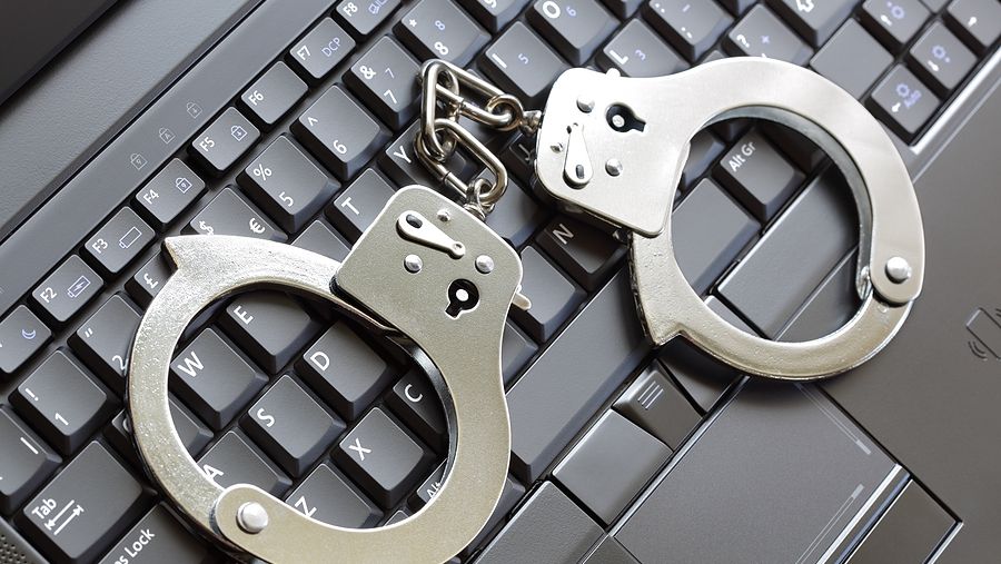 Dacă folosești Windows piratat, teme-te! Microsoft știe exact că furi și ia măsuri drastice