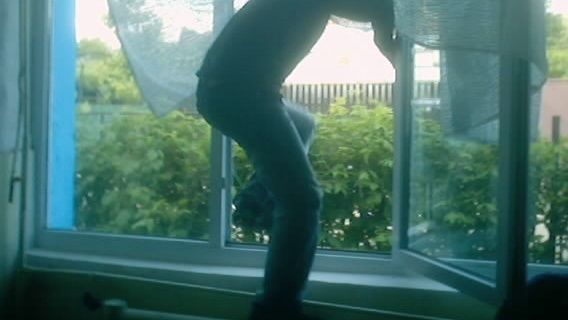 Culmea hoţiei! A adormit chiar în camera de unde a furat 