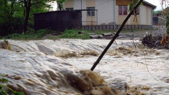 COD GALBEN de inundaţii, emis de hidrologi în judeţele Argeş şi Dâmboviţa