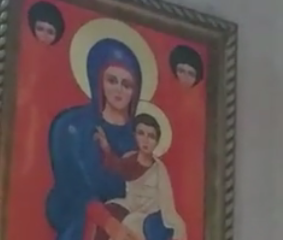 Minune într-o biserică din Sydney. Fecioara Maria își mișcă buzele în timpul rugăciunii