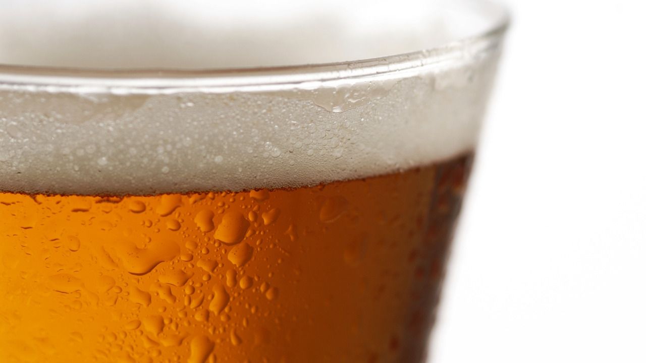 Legătura extraordinară descoperită între culoarea ochilor şi predispoziţia către alcoolism