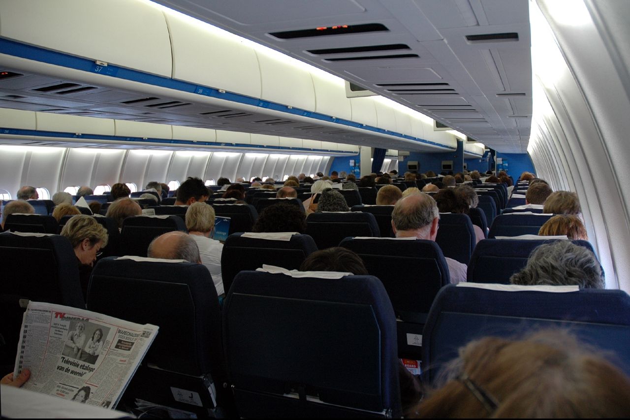 Cel mai murdar loc dintr-un avion. Și nu e toaleta!