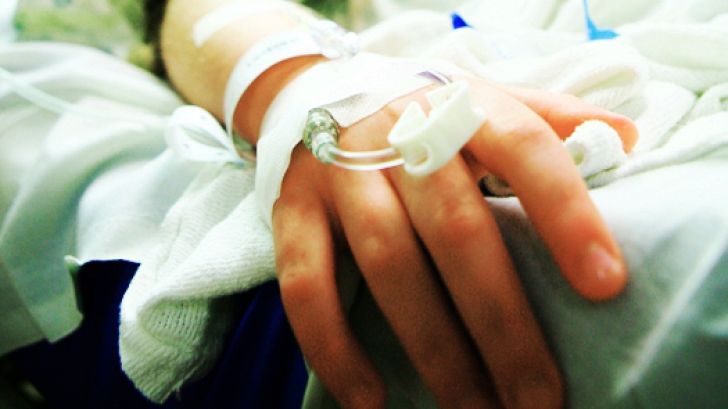 Caz emoţionant: O fetiţă de 12 ani va avea parte de o moarte demnă. Decizia teribilă a părinţilor ei