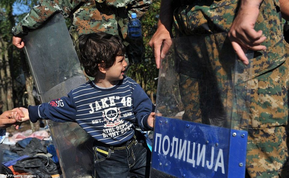 Criza refugiaţilor din Siria. Mărturisiri disperate: "Ce se aşteaptă să facem, să murim în tăcere?"