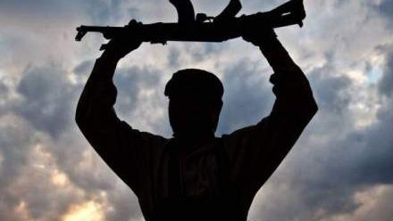 Jihadiștii din Egipt anunță decapitarea unui ostatic. Ar fi pentru prima dată când ucid un străin