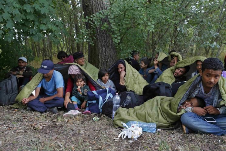O țară vecină cu România, luată cu asalt de imigranți. Au fost 7.000 într-o singură noapte
