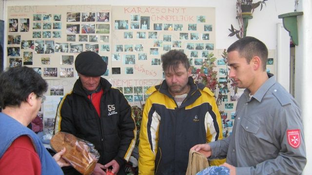 Guvernul, anunţ neaşteptat pentru familiile nevoiaşe şi persoanele singure. Cum vor fi ajutaţi