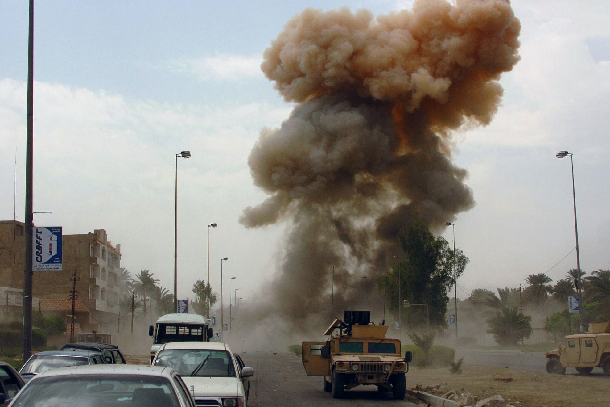 Atentat cu mașină capcană la Bagdad: Cel puțin 60 de morți și 200 de răniți  