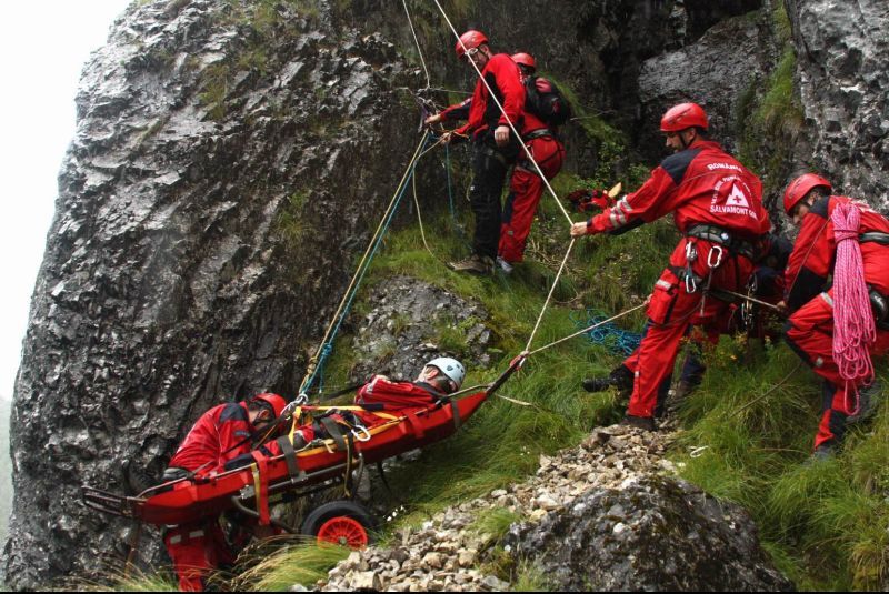 O poloneză de 16 de ani, găsită moartă în Munții Făgăraș