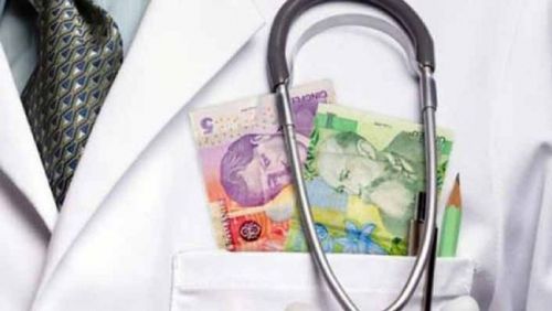 Reacţia dură a medicilor, după ce premierul Ponta propune "legiferarea atenţiilor": "Nu vrem şpagă!"