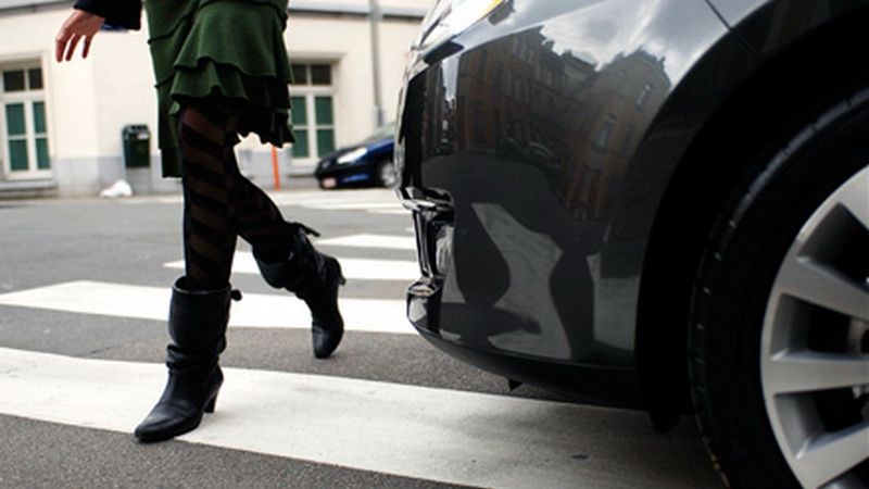 Copil român de cinci ani, ucis într-un accident rutier la Paris. Şoferul criminal a fugit