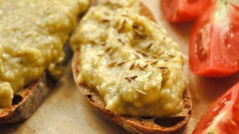 Greşeala pe care o facem toţi când preparăm salată de vinete