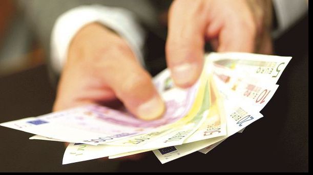 O nouă taxă intră în vigoare în acest an: e impozitat și terenul de sub casă