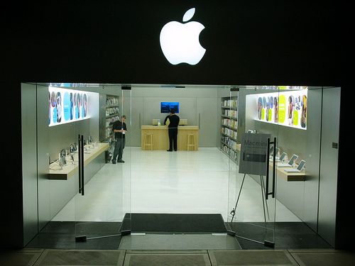 Gigantul Apple ia o decizie surprinzătoare. Reduce producția de telefoane iPhone