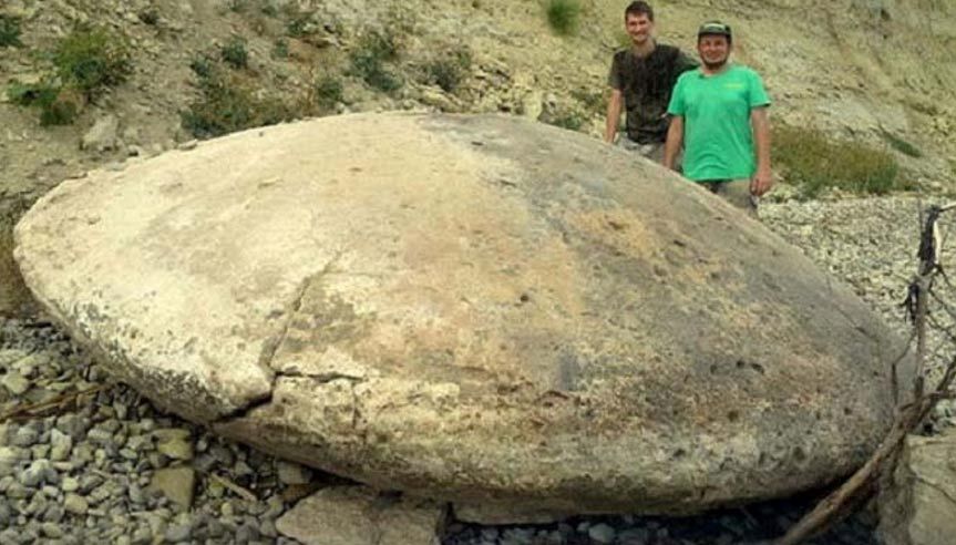 Discuri uriașe de piatră au fost găsite în Rusia, într-o zonă cu fenomene paranormale