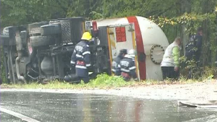 Atenţie, şoferi! Traficul rutier este oprit pe DN2