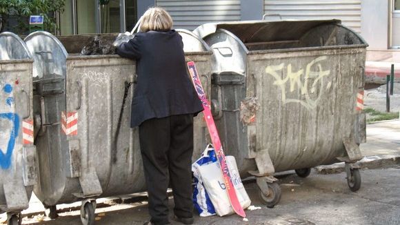 Femeia care și-a cărat în saci soțul tranșat, reținută