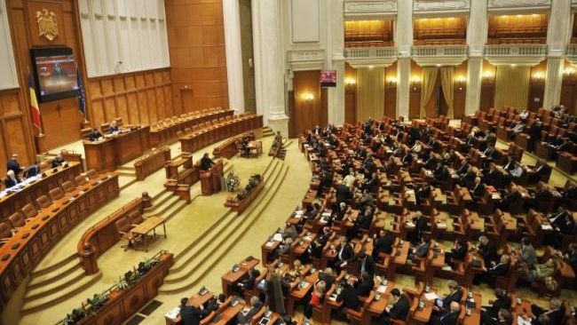 Un deputat pe numele căruia DNA a cerut arestarea preventivă demisionează din Parlament 
