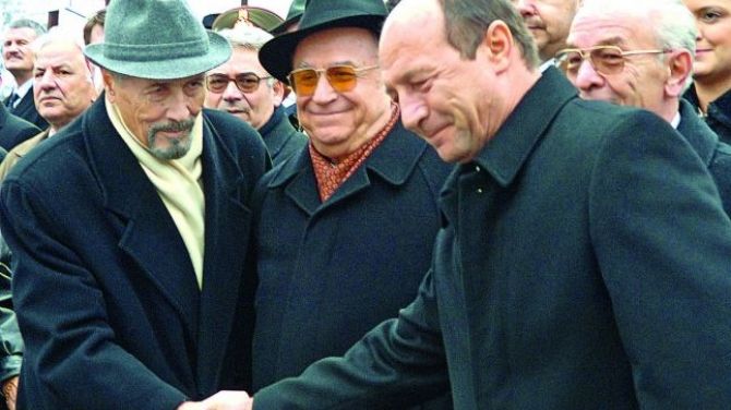 Traian Băsescu, Emil Constantinescu, Ion Iliescu vor primi titlul de "Mediator de Onoare" 
