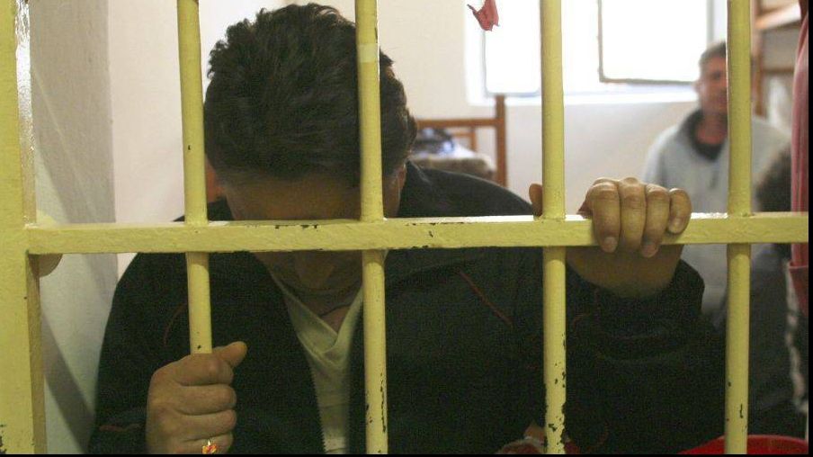 Percheziții la penitenciarul Colibaș. Polițiștii caută persoane specializate în înșelăciuni