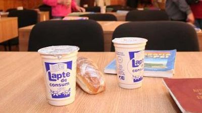 Prima zi de şcoală fără corn, lapte sau mere