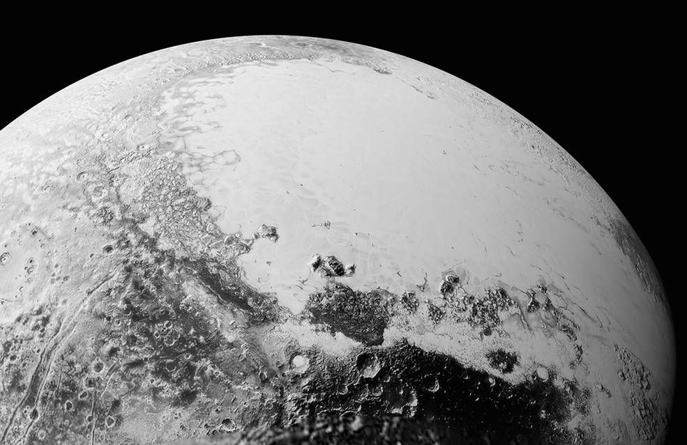 Savanții NASA au fost uluiți când au primit noile fotografii cu planeta Pluto