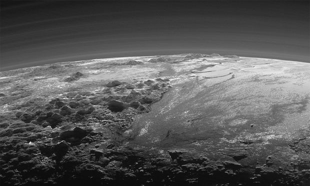 Noile fotografii de pe Pluto îți taie respirația. Imagini dintr-o altă lume, oferite de NASA