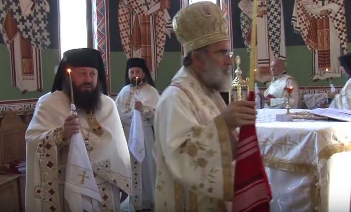 Un om de afaceri s-a retras ca preot în mănăstirea ridicată de el 
