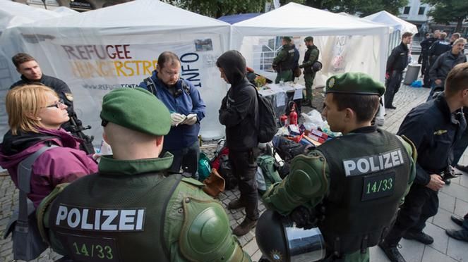 Violenţele din taberele de refugiaţi îi creează probleme poliţiei din Germania