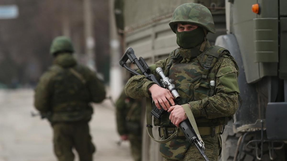 Rusia menține circa 53.000 de militari la frontiera cu Ucraina