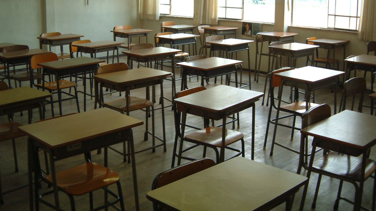 Ministrul Educaţiei: "Şcola a început bine". E contrazis de Iohannis: "E o ruşine naţională"