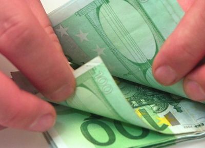 Cum justifică avocatul lui Oprescu că primarul avea 25.000 de euro în mașină