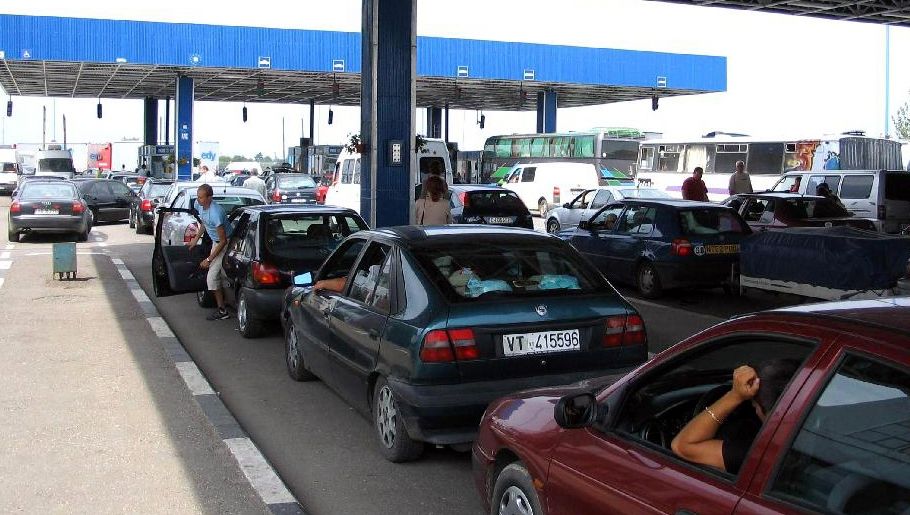 Criza imigranţilor. Croaţia a interzis pe teritoriul său a cetăţenilor şi maşinilor din Serbia