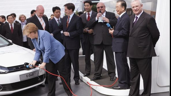 Scandalul Volkswagen creează tot mai multe probleme pe piaţa auto 