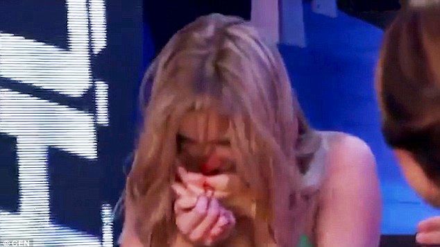 Accident şocant la un show de talente. Ce a păţit o concurentă în timp ce dansa