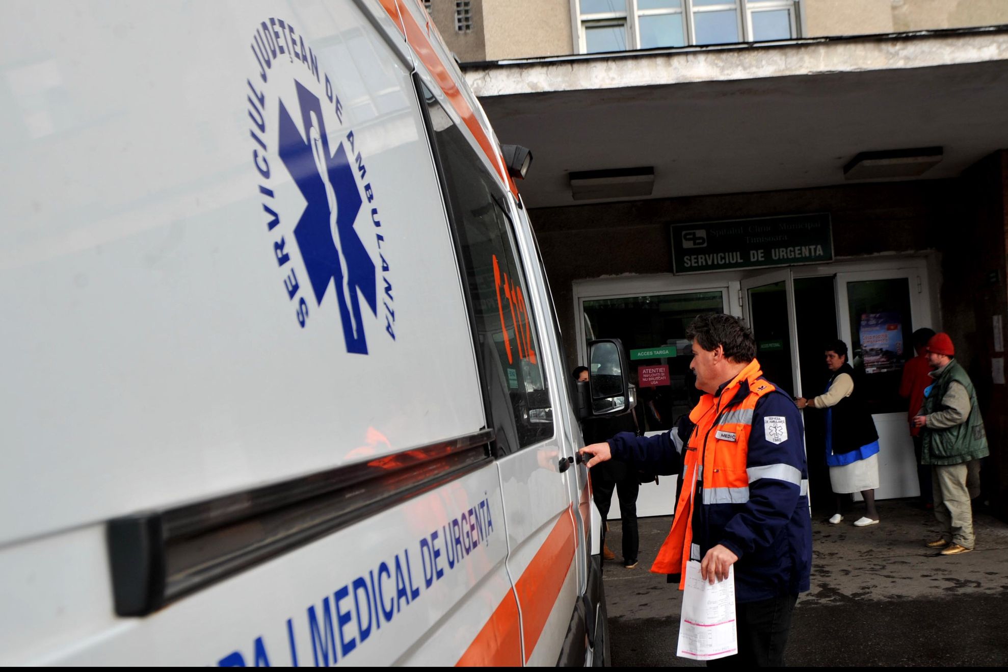 A încercat să se sinucidă băgând două degete în priză. Ce a urmat e cutremurător