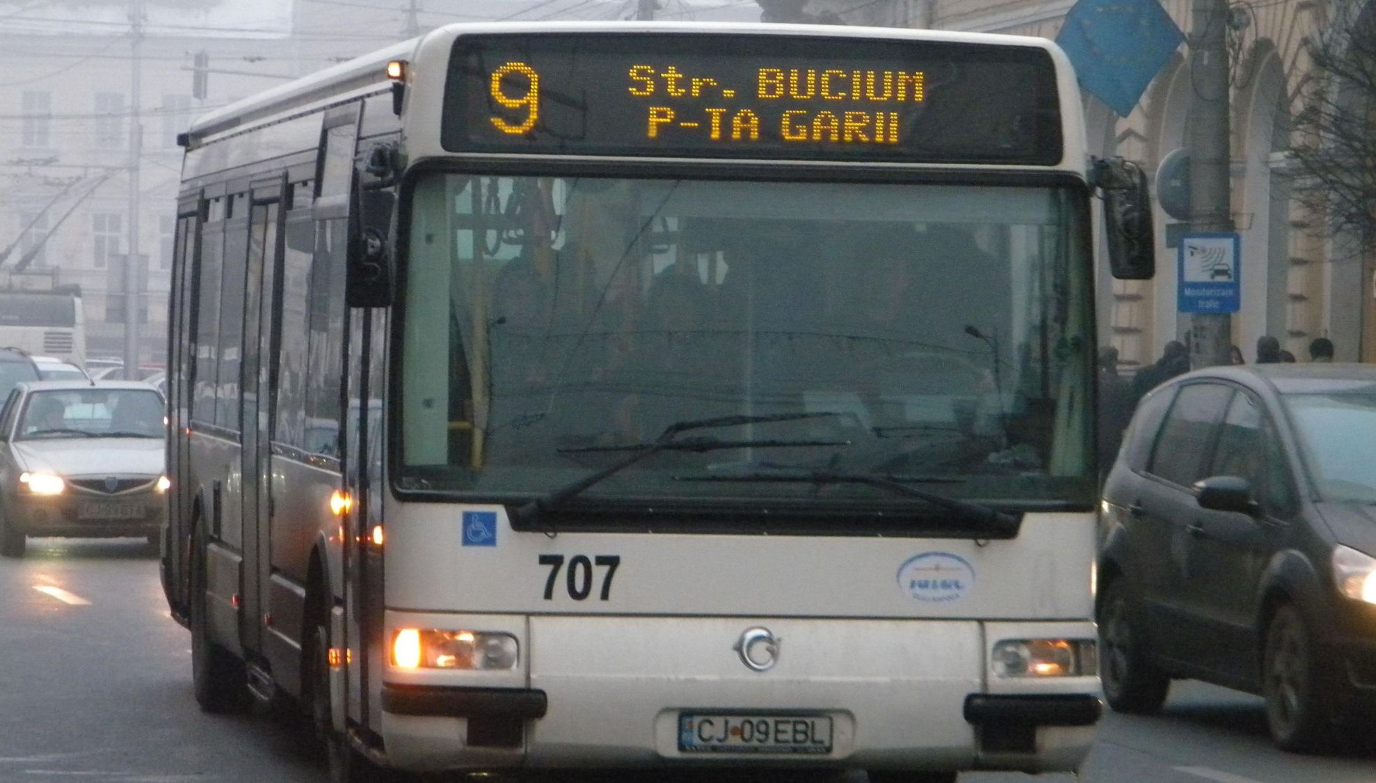 Ce a păţit un clujean, după ce a furat portofelul unei femei, în autobuz. Nu se aştepta la asta