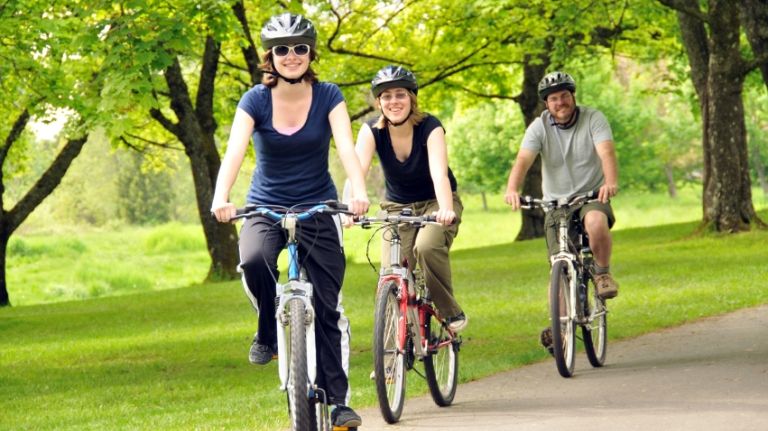Primarul din Timişoara vrea să interzică bicicletele, trotinetele şi rolele în centrul oraşului
