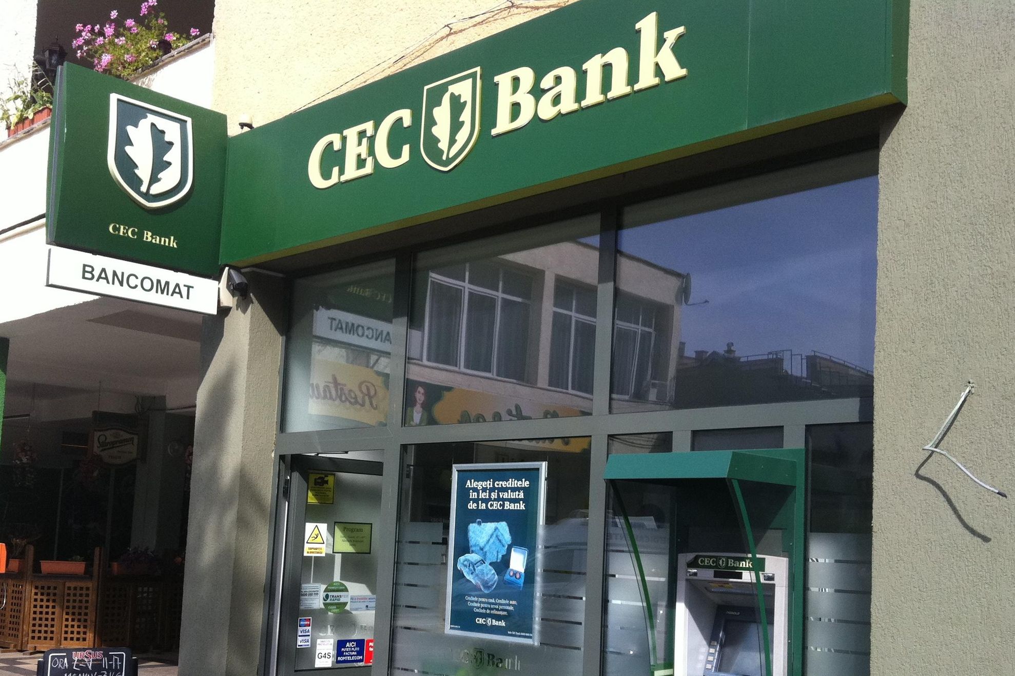 Scandal la CEC Bank! Doi directori, trimiși în judecată pentru abuz în serviciu
