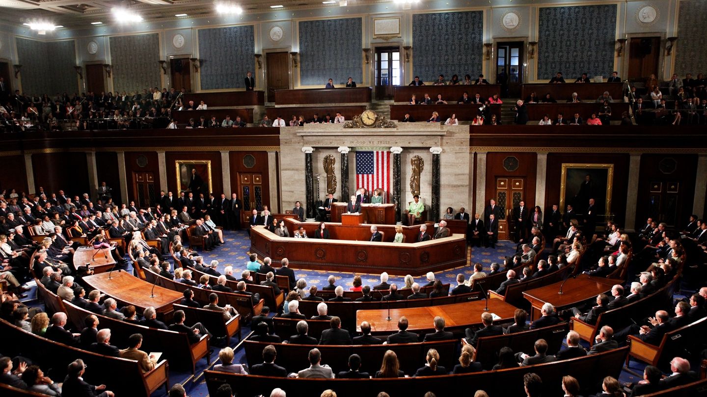 Activităţile serviciilor secrete americane privind raidurile ruse în Siria, anchetate  