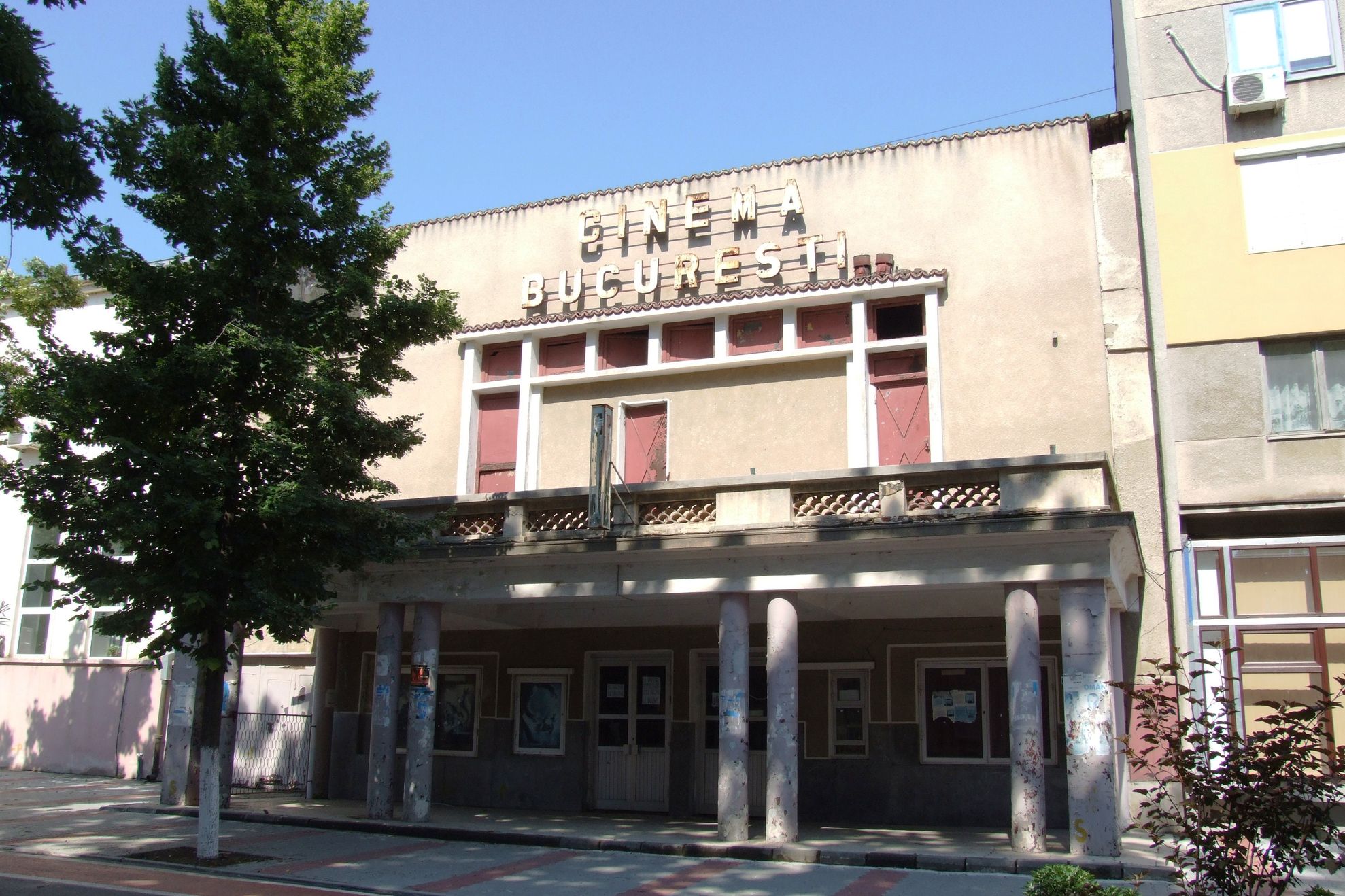 Cinci dintre cele mai cunoscute cinematografe din Bucureşti, închise