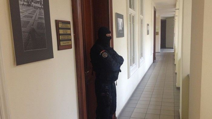 Percheziţii DNA la cinci primării din ţară. Sunt vizate contractele de deratizare