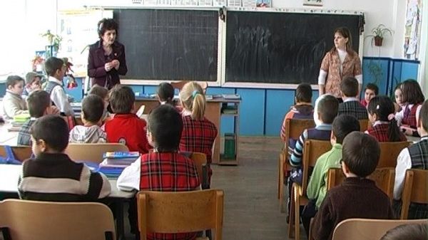 Sute de elevi din judeţul Galaţi, trimişi acasă de profesori. Care este motivul îngrijorător