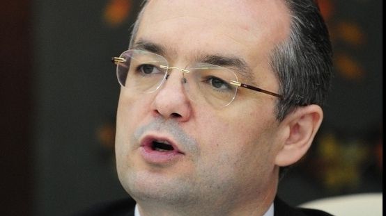 Emil Boc și vicepremierul Dîncu s-au jucat popice și tenis de masă