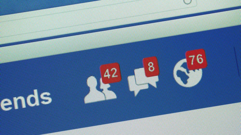 S-a conectat din greșeală pe contul de Facebook al unei străine. Ce a urmat i-a schimbat viața