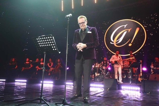 Gabriel Cotabiţă îşi maschează kilogramele în plus