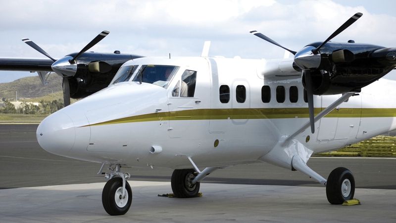 Avion dispărut în Indonezia: Telefonul mobil al pilotului încă mai emite semnale