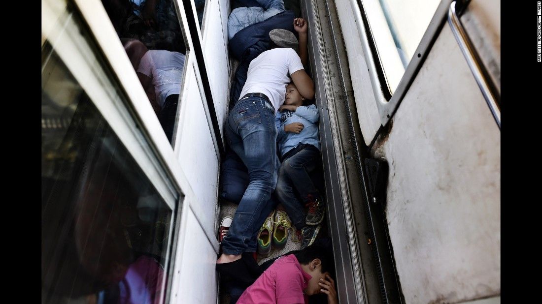 Criza imigranţilor. Germania menţine decizia pentru a face faţă valului de refugiaţi 